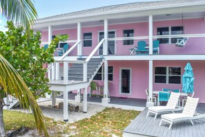 Terrace/patio - Lillian's Bungalows - Ground Floor Retreat (Green Turtle Cay)