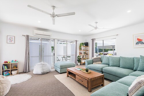 Nightcliff Exquisite Family Home with Pool