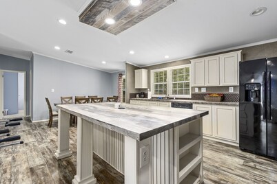 Beautiful Lakehouse - Near Lake - Cabin Feel - TX