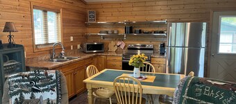 A peaceful getaway just minutes from Traverse City! The perfect Up North retreat