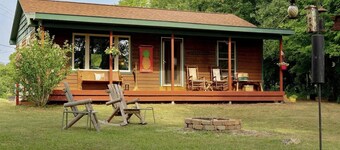 A peaceful getaway just minutes from Traverse City! The perfect Up North retreat