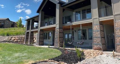 Breathtaking Bear Lake Retreat- Lake View