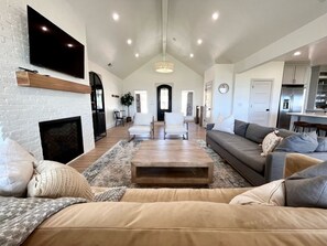 Smart TV, fireplace, DVD player, stereo