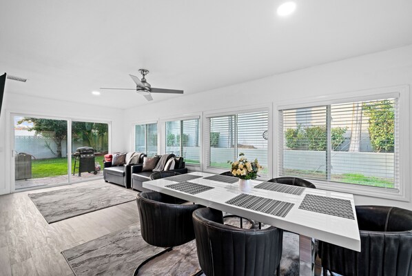 Dining - Disney Dream Home with a Big Yard! (Orange)