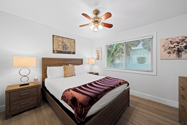 4 bedrooms, iron/ironing board, WiFi, bed sheets