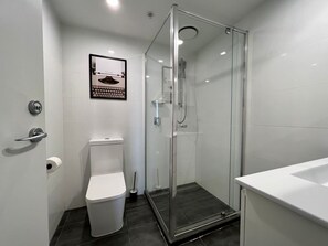 Towels, soap, shampoo, toilet paper