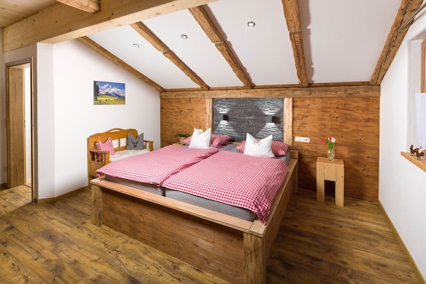 5 Sterne Ferienwohnung Wimbachtal 45qm 3 Personen W-LAN-Schlafzimmer