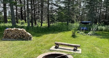 Cozy 1 bedroom cottage, short walk from the bay