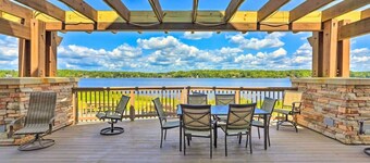 Nature's Haven in Pocono Paradise - huge front deck with seasonal lake view !!