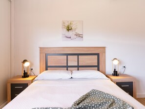 2 Schlafzimmer, Bügeleisen/Bügelbrett, Internetzugang, Bettwäsche