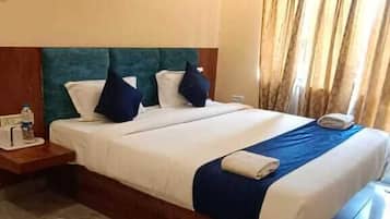 Deluxe Suite, 1 King Bed, Sea View | 1 bedroom