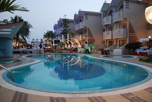 Hotel Sagar Tarang (Berries Group)