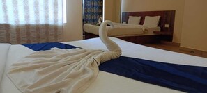 Suite Supérieure, 1 grand lit, vue piscine | 1 chambre