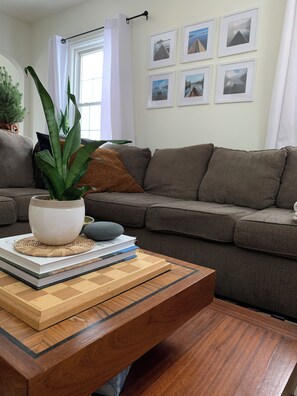 Living area - Quiet neighborhood w/ park. Family friendly home. (Richfield)