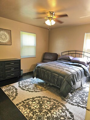 4 chambres, bureau, fer et planche à repasser, Wi-Fi