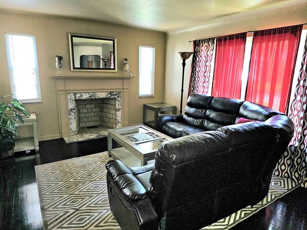 Smart-tv och eldstad