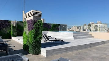 Apartment, 1 Bedroom, Accessible, Smoking | Pool | Outdoor pool