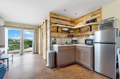 Fridge, microwave, coffee/tea maker, toaster. Comfy West Cabin nestled in Tombstone's Historic District! Pet Friendly!