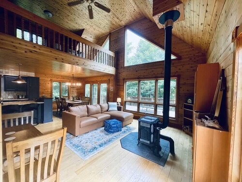 Serene lodge in the forest