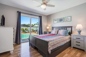4 bedrooms, desk, iron/ironing board, travel crib - Relax at this Family Home w/ Solar heated Pool & Game Room. Close to everything! (San Diego)