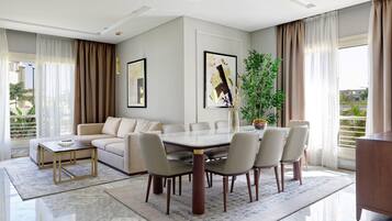 House | 4 bilik tidur