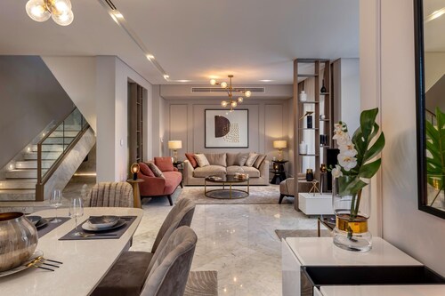 Vesta - Luxury Villa - 4BR - CFC II