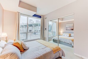 Design Apartment | 2 bedrooms, blackout drapes, iron/ironing board, free WiFi