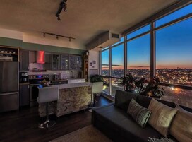 Premier Apartment, 2 Bedrooms | Living area