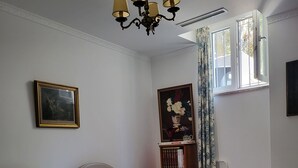1 bedroom, Internet, bed sheets - Sintra lousa Twin guest room with Private Bathroom (Sintra)