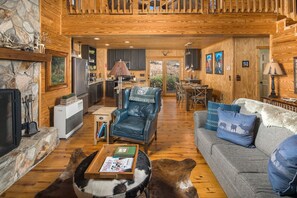 智能电视、壁炉、立体声音响