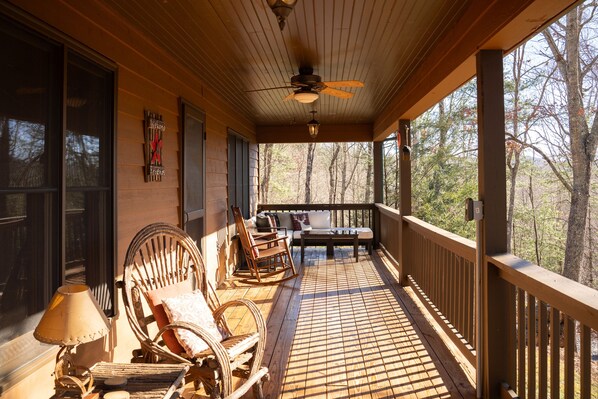 Terrace/patio - Cabin Fireplace Mountains Game Room Jefferson, NC (Jefferson)