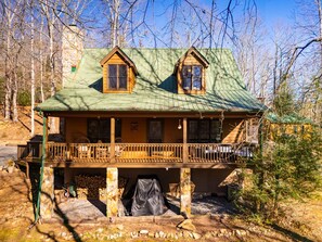 Exterior - Cabin Fireplace Mountains Game Room Jefferson, NC (Jefferson)