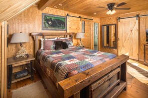 3 bedrooms, desk, iron/ironing board, free WiFi - Cabin Fireplace Mountains Game Room Jefferson, NC (Jefferson)