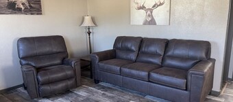 Dakota Landing Cabins & Motel: 8-Cozy, newly remodeled cabin