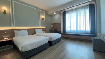 1 dormitori, caixa forta a l'habitació, escriptori i cortines opaques