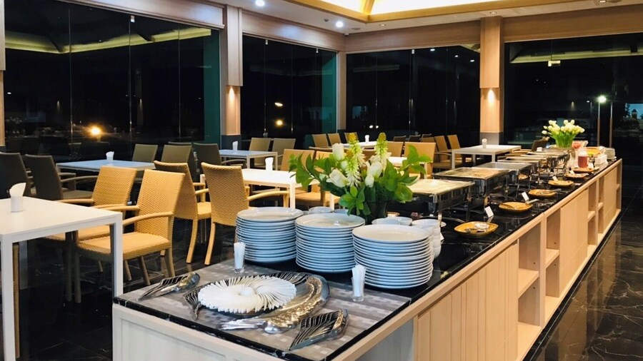 Mayflower Grande Suite Hotel