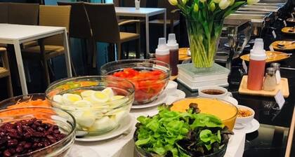 Mayflower Grande Suite Hotel