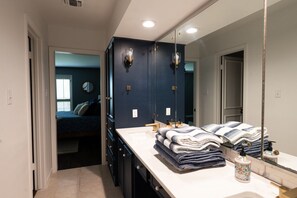 مجففات شعر، مناشف