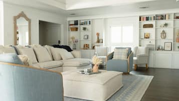 Smart TV, lareira, mesa de pingue-pongue