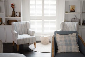 Interior - The Fairway to Heaven (Bryan)