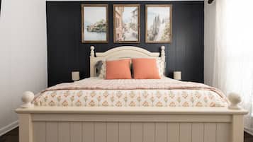 3 habitaciones, tabla de planchar con plancha y cuna de viaje