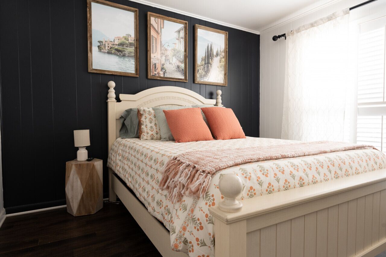 3 quartos, ferros/tábuas de passar roupa, berço de viagem