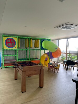Children's area - Apto Térreo 02 Suites Frente Mar - Ubatuba - Praia Grande (Praia Grande Ubatuba)