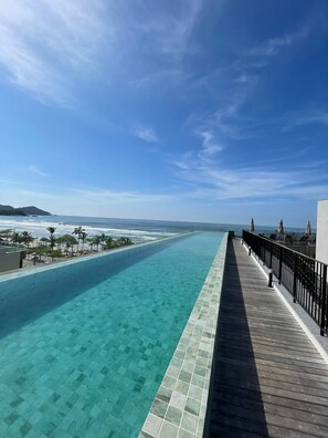 Pool - Apto Térreo 02 Suites Frente Mar - Ubatuba - Praia Grande (Praia Grande Ubatuba)