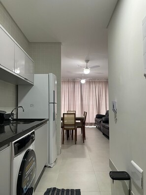 Interior - Apto Térreo 02 Suites Frente Mar - Ubatuba - Praia Grande (Praia Grande Ubatuba)