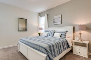 5 habitaciones, tabla de planchar con plancha, cuna de viaje y wifi 