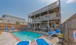 Outdoor pool, a heated pool - Semi Oceanfront Dog-Friendly House private Pool Hot Tub 6 BR (Rodanthe)