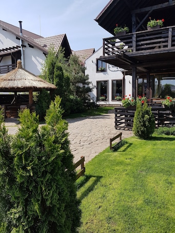 Front of property. Casa Drumeţului