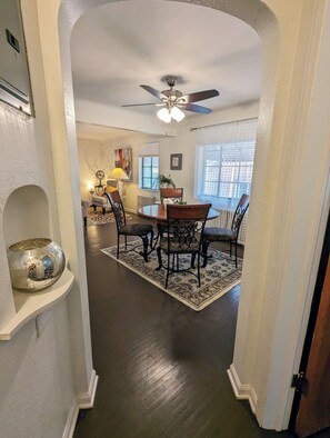 Dining - Beautiful 2Bd, 1 Bt house - close to Promedica (Toledo)