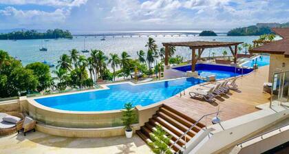 Luxury, Stunning Bay View Pool